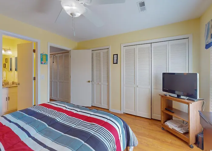 Emerald Pointe 1-C